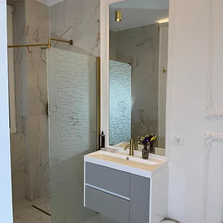 Konukevi House4you - Praporgescu Bükreş